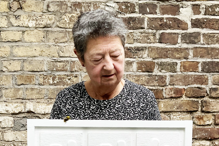 Foto der Künstlerin Erika Kömpel